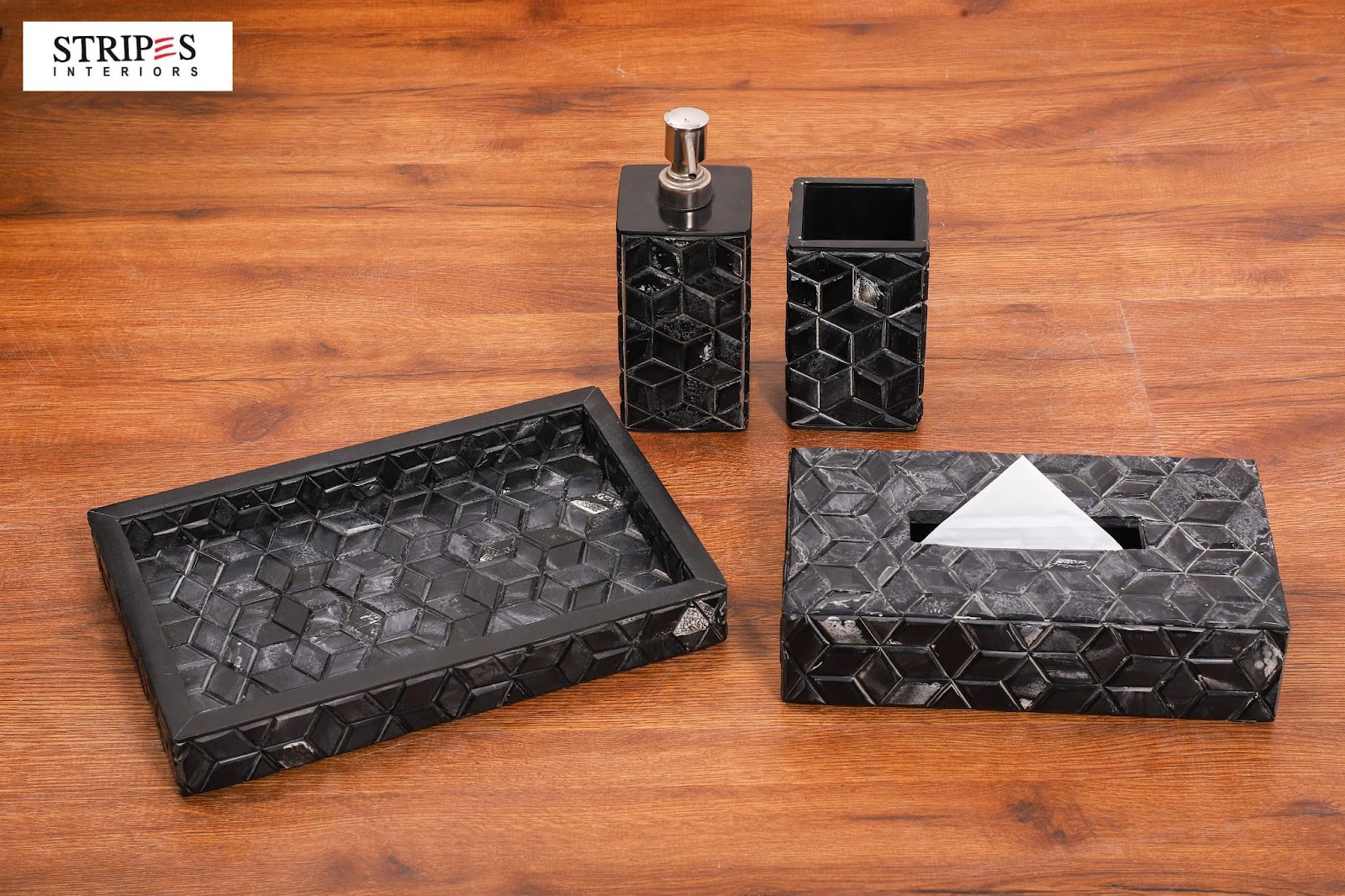 Onyx Geo Resin Bathroom Set